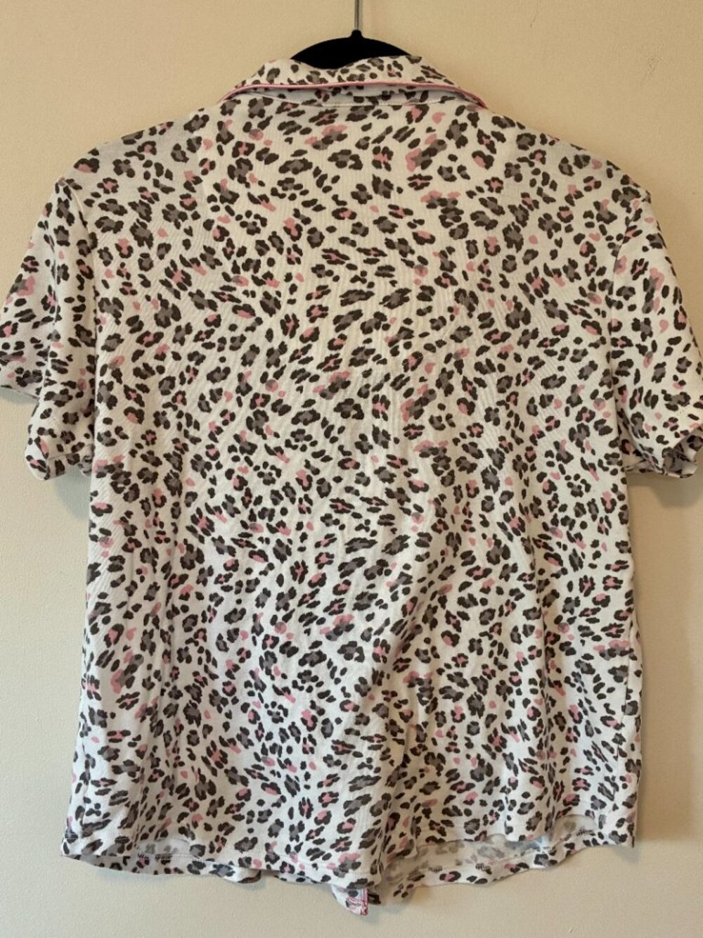 Karen Neuburger Sz Small | White and Pink Leopard Print Pajama Top + Pants Set - Picture 3 of 15
